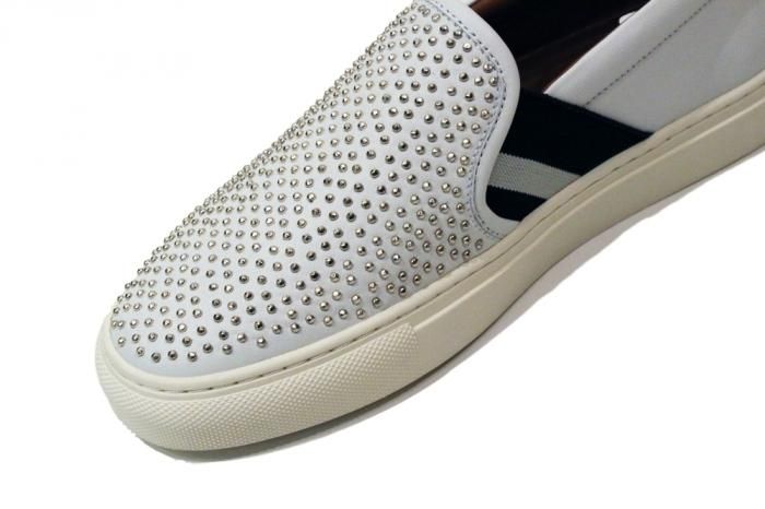 HENRIKA-NEW-STUDS スタッズスリッポンスニーカー WHITE BALLY バリー