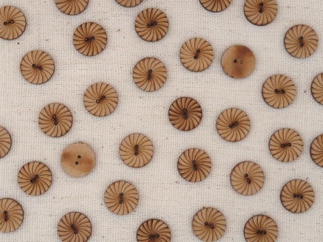 【カシミア100%】  ワンボタン　木製ボタン　キャメル 牛革バスケットボタン（No.100カワボタン） 13mm 1.キャメル