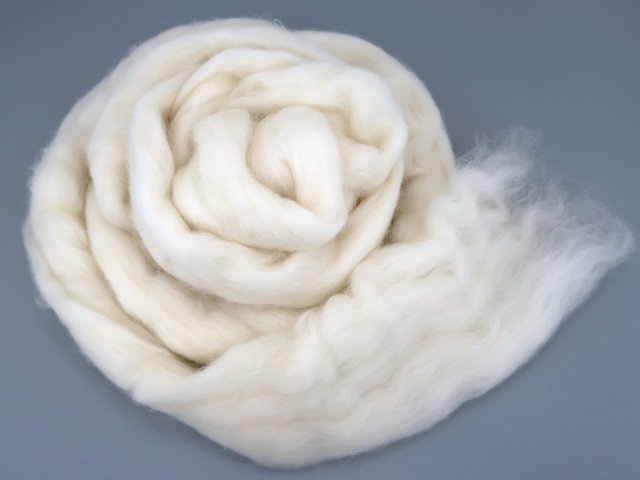 羊毛 フェルト 金の羊 アナンダ 材料 コリデールウール ロムニーウール