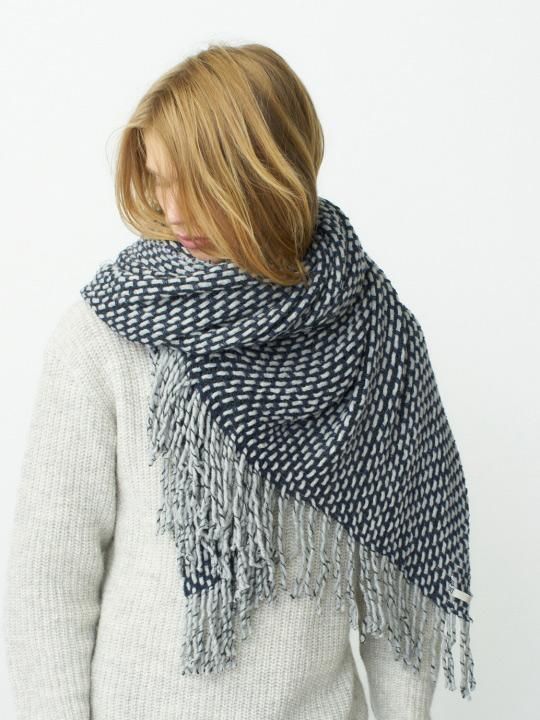TROVE / MIX BLANKET / GRAY NAVY photo