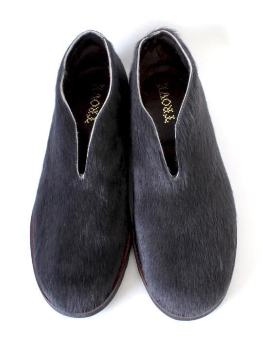 TROVE / COWFUR BOOTS / DARK GRAY photo