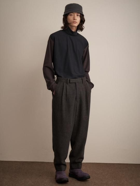 TROVE / SAMA TURTLE NECK / BLACK BROWN photo
