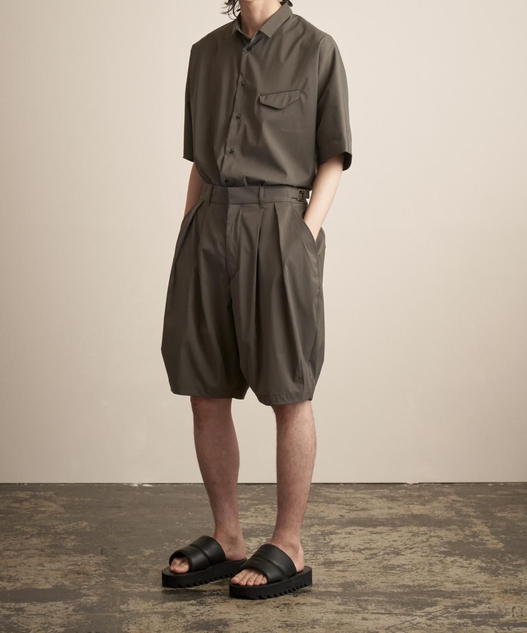 TROVE / Super120’s SOLARO GURKHA SHORTS / OLIVE GRAY photo