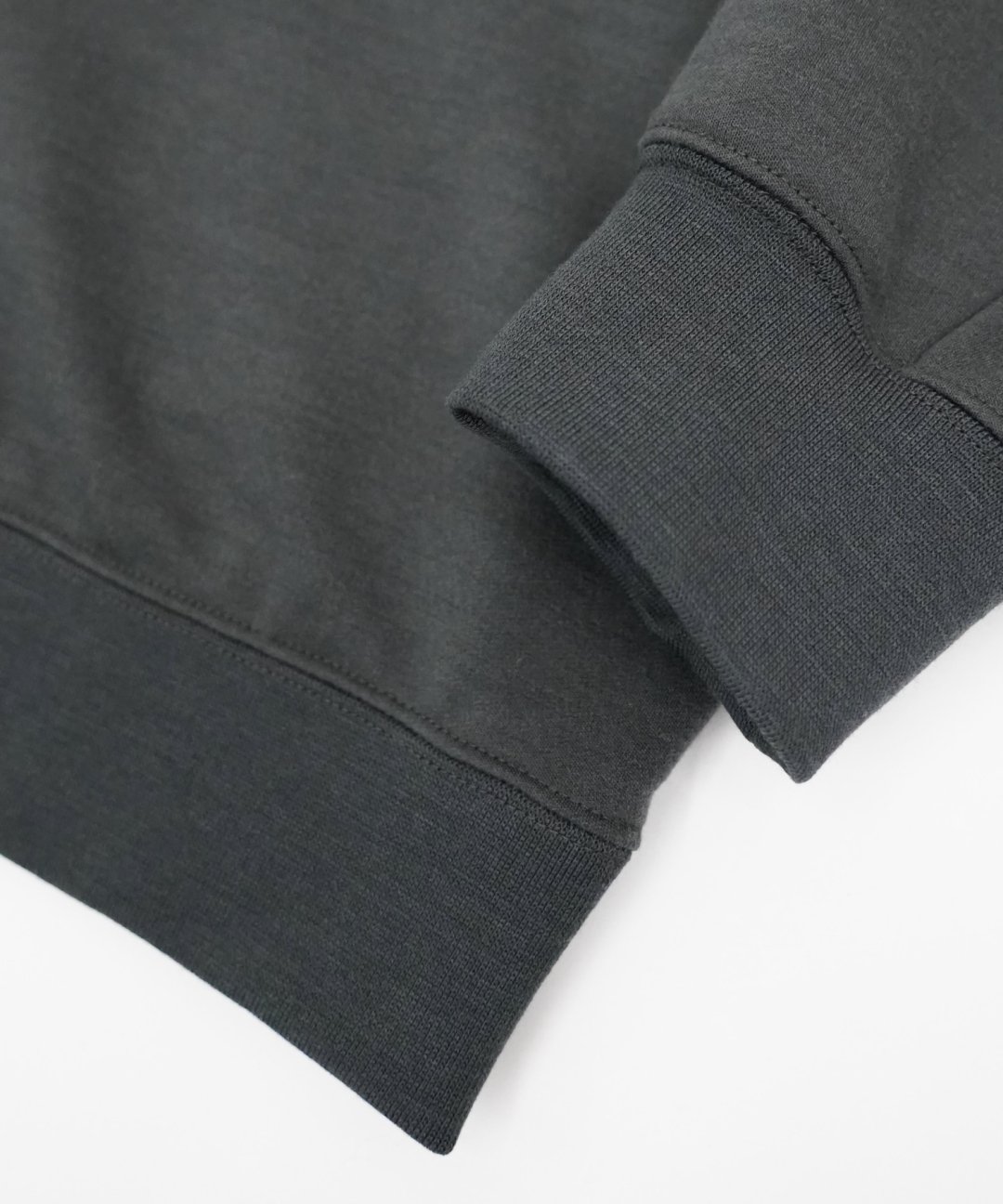 TROVE / MERINO WOOL 36G SWEAT CREW NECK / DARK GRAY photo