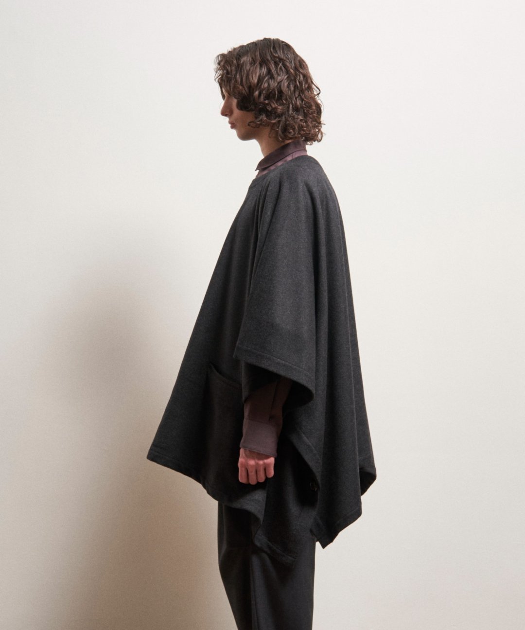 TROVE / SAPMI PONCHO / CHARCOAL - TROVE SHOP OFFICIAL SITE