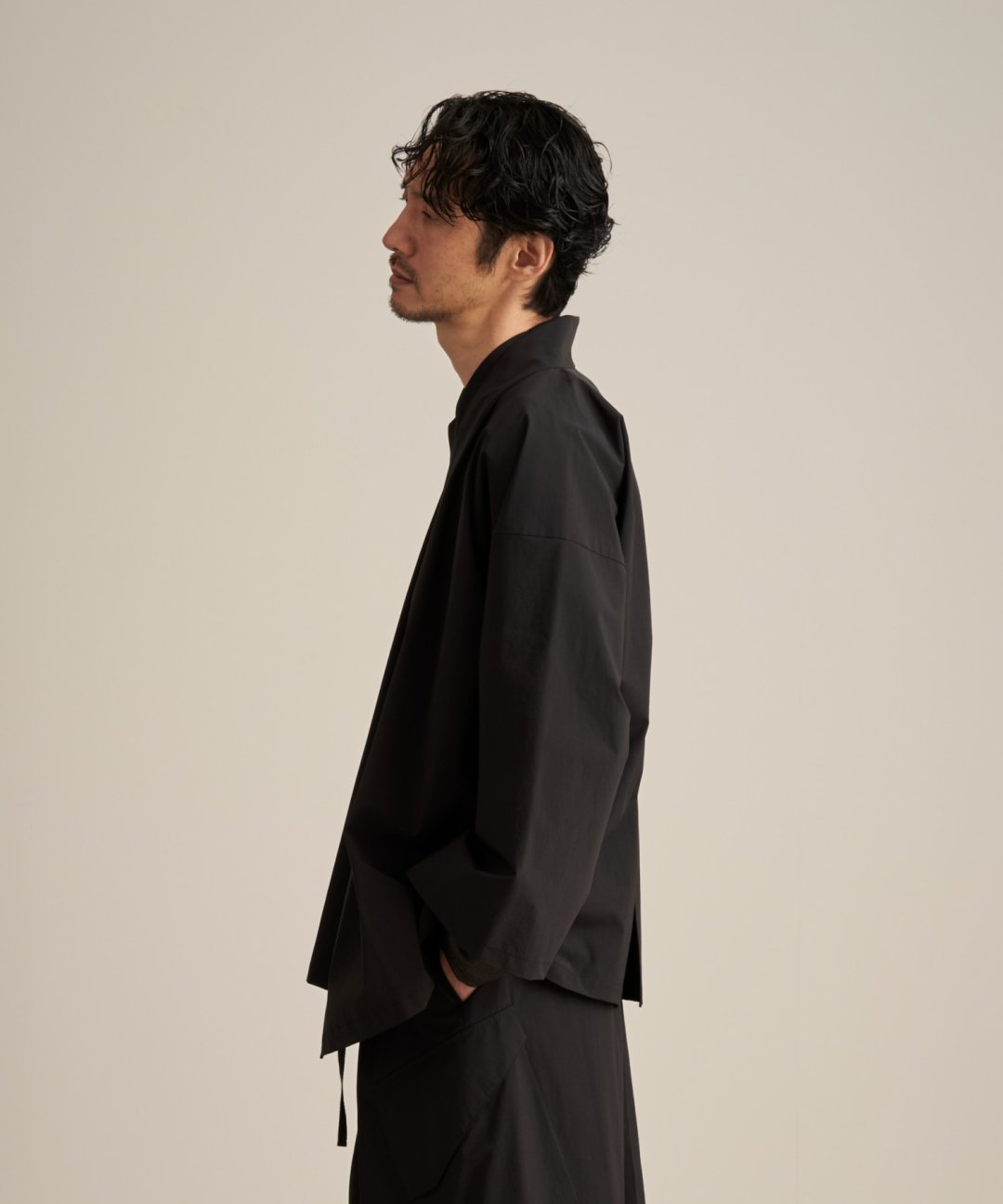 WAROBE / FEATHER WA Y SHIRT TECH / BLACK - TROVE SHOP