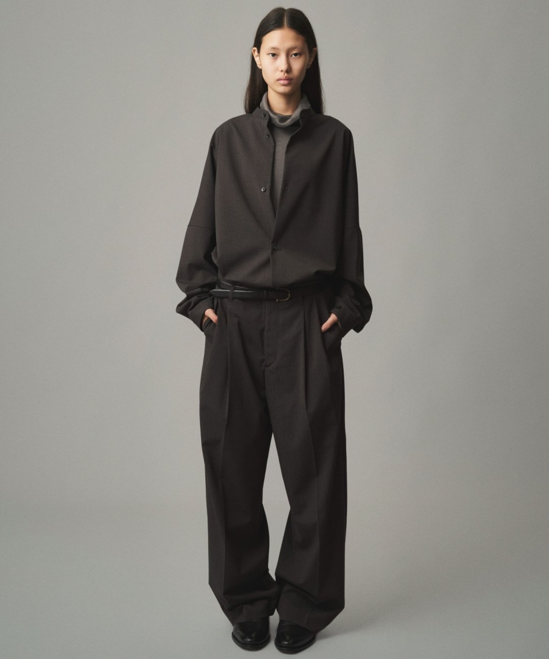 TROVE / WORSTED WIDE TROUSERS / GRAY BROWN photo