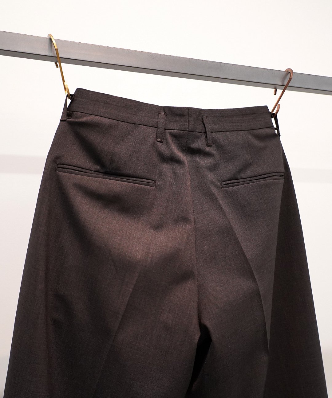 TROVE / WORSTED WIDE TROUSERS / GRAY BROWN photo