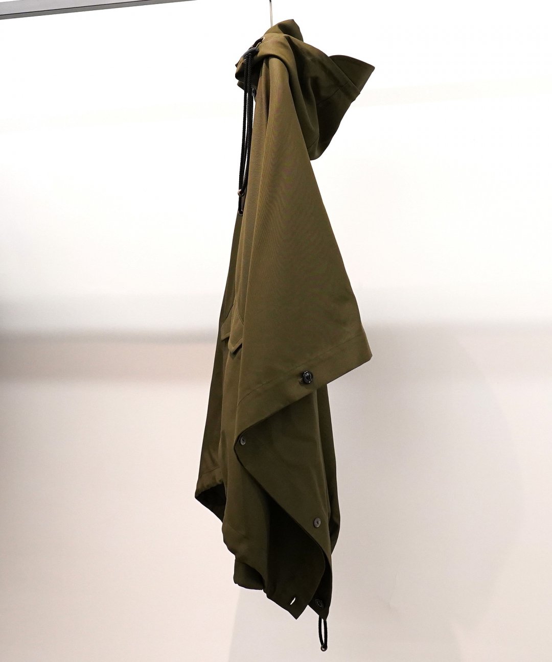 TROVE / PONCHO HOODED COAT / GABARDINE KHAKI photo