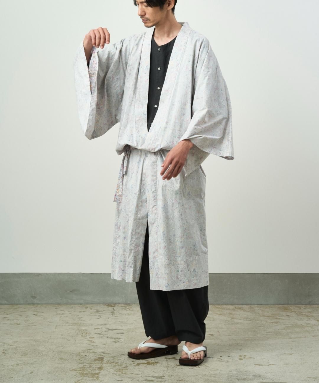 PRE-ORDERWAROBE / LIBERTY KIMONO GOWN / LIGHT GRAY photo