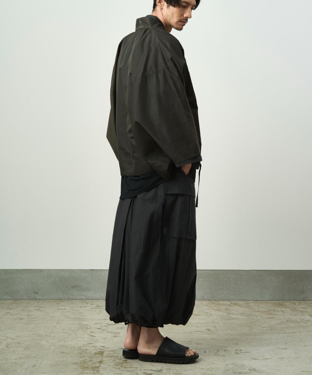 PRE-ORDERWAROBE / CARGO HAKAMA / FADE BLACK photo