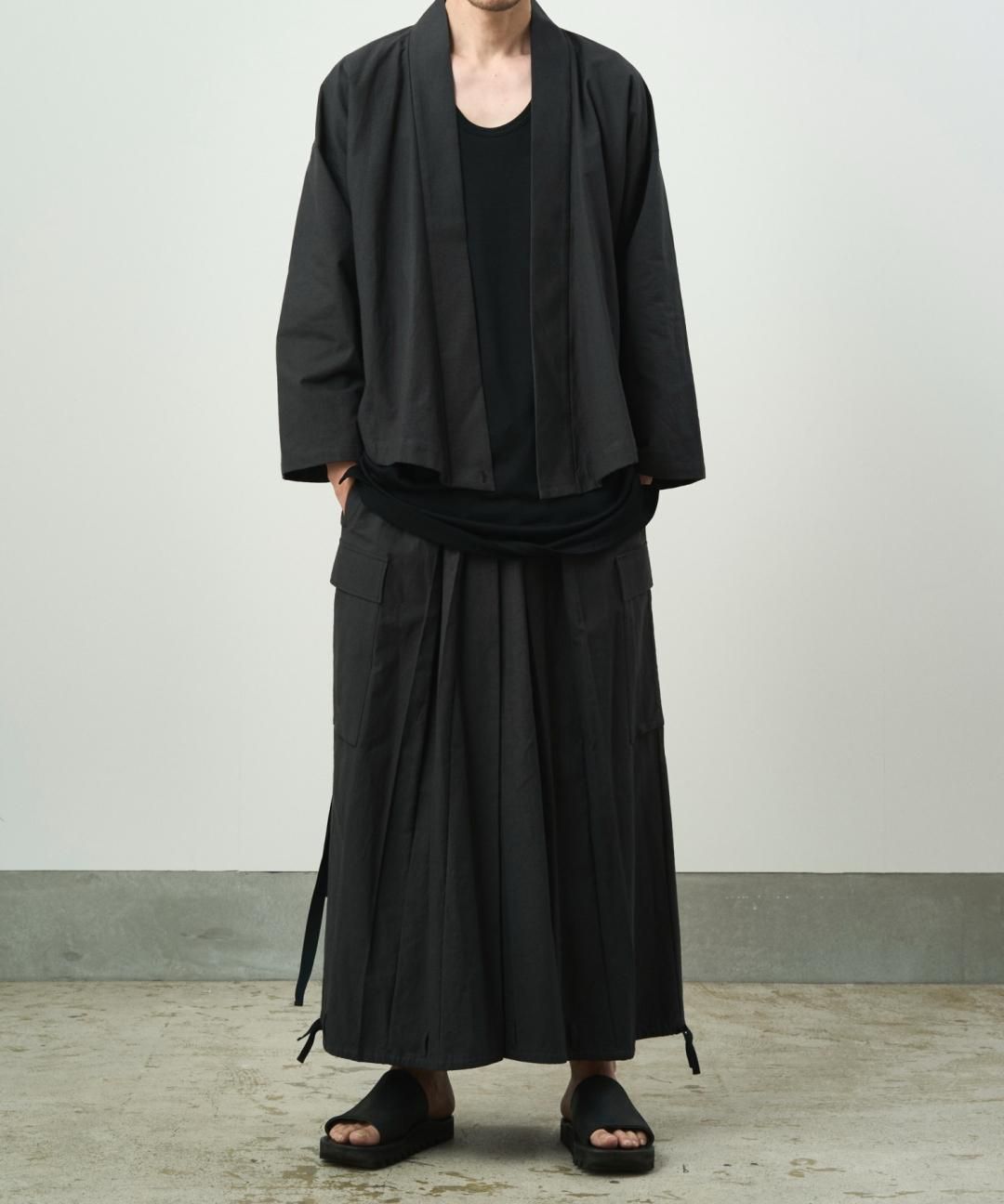 PRE-ORDERWAROBE / CARGO HAKAMA / FADE BLACK photo