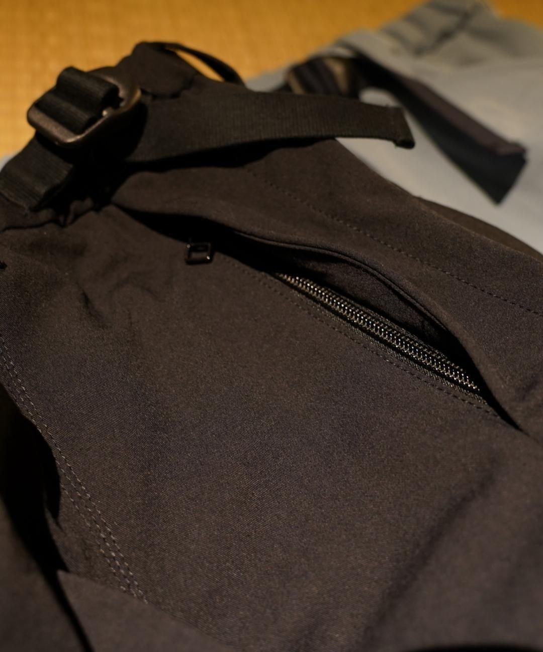 【PRE-ORDER】TROVE x 岡部文彦 / 8 POCKET CARGO PANTS EASY 刈 / BLACK photo