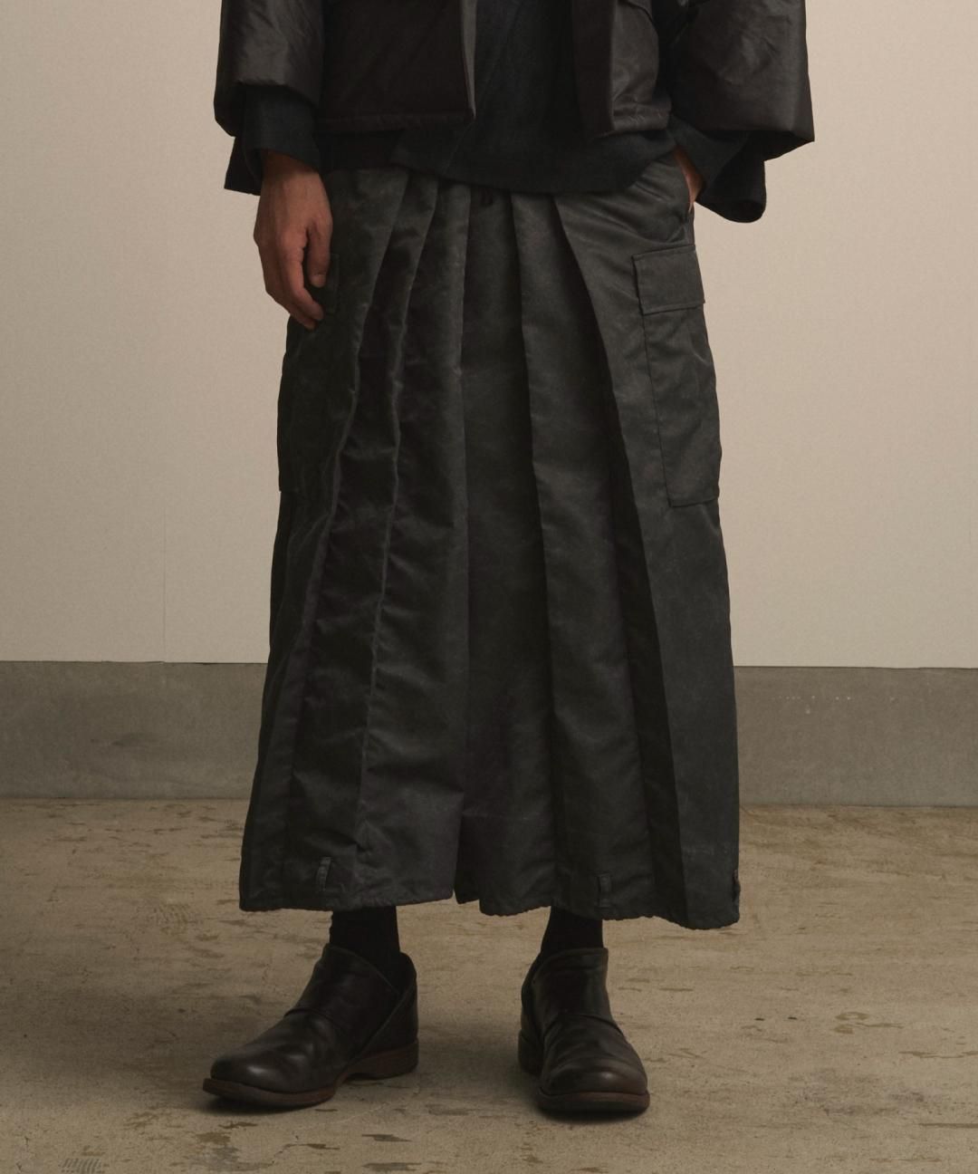 【PRE-ORDER】WAROBE / CARGO HAKAMA / FADE BLACK photo