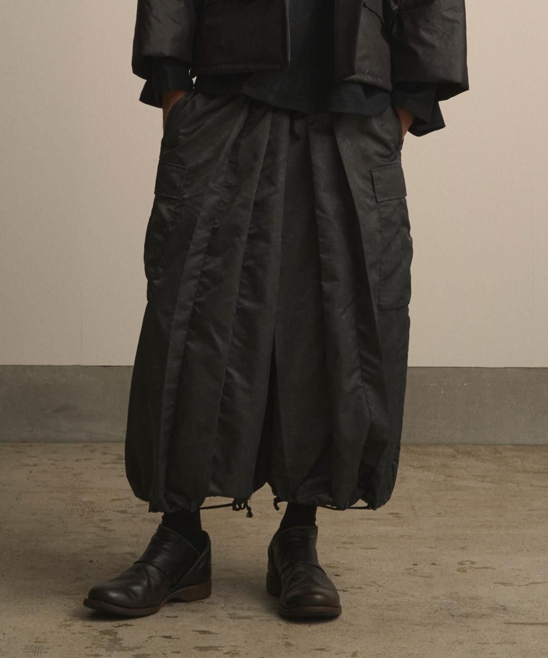 【PRE-ORDER】WAROBE / CARGO HAKAMA / FADE BLACK photo
