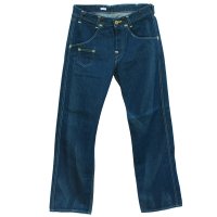LEVI'S RED 2004SS<p>Mary Lou - Strapped