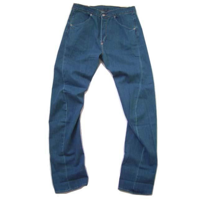 LEVI'S RED 2001SS HONEST DISHONEST | www.talentchek.com