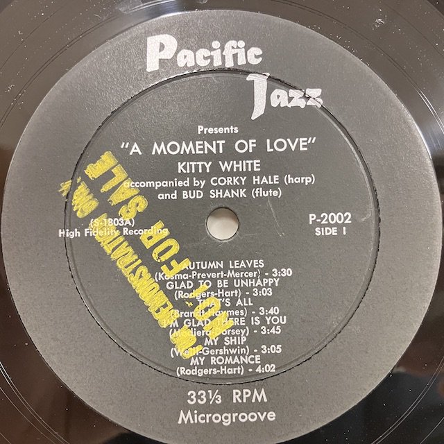 Kitty White / A Moment of Love P2002 :通販 ジャズ レコード 買取 Bamboo Music