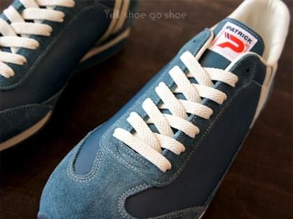 フランスで最も代表的なスポーツシューズメーカーであり