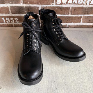 <img class='new_mark_img1' src='https://img.shop-pro.jp/img/new/icons50.gif' style='border:none;display:inline;margin:0px;padding:0px;width:auto;' />LACE-UP BOOTS/HORSE - BLACK