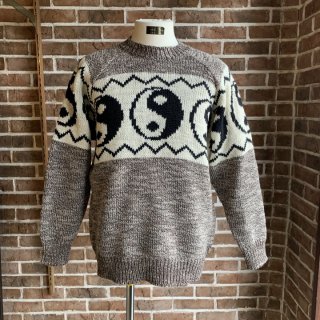 <img class='new_mark_img1' src='https://img.shop-pro.jp/img/new/icons50.gif' style='border:none;display:inline;margin:0px;padding:0px;width:auto;' />Yin-Yang Sweater/Oatmeal