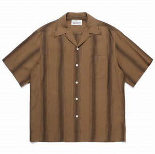<img class='new_mark_img1' src='https://img.shop-pro.jp/img/new/icons11.gif' style='border:none;display:inline;margin:0px;padding:0px;width:auto;' />STRIPED OPEN COLLAR SHIRT/BROWN