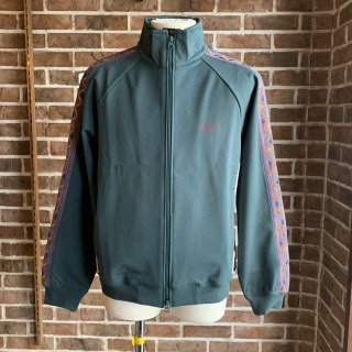 <img class='new_mark_img1' src='https://img.shop-pro.jp/img/new/icons50.gif' style='border:none;display:inline;margin:0px;padding:0px;width:auto;' />EMBROIDERED TRACK JACKET/VIRIDIAN