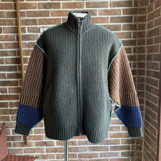 <img class='new_mark_img1' src='https://img.shop-pro.jp/img/new/icons50.gif' style='border:none;display:inline;margin:0px;padding:0px;width:auto;' />ZIP UP KNIT BLOUSON/OLIVE