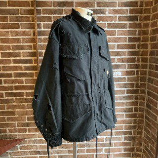 <img class='new_mark_img1' src='https://img.shop-pro.jp/img/new/icons50.gif' style='border:none;display:inline;margin:0px;padding:0px;width:auto;' />DISTRESSED COTTON LACEUP FIELD JKT/BK