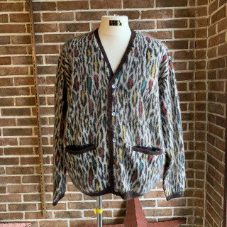 <img class='new_mark_img1' src='https://img.shop-pro.jp/img/new/icons57.gif' style='border:none;display:inline;margin:0px;padding:0px;width:auto;' />MULTI JAGUAR KNIT CARDIGAN /WHITE x BROWN