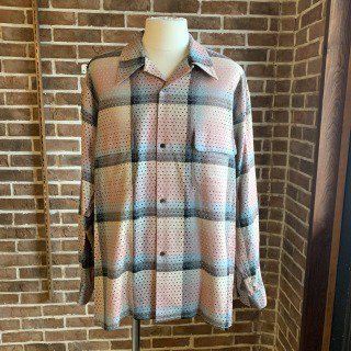 <img class='new_mark_img1' src='https://img.shop-pro.jp/img/new/icons50.gif' style='border:none;display:inline;margin:0px;padding:0px;width:auto;' />PUNCHING RAYON OMBRE PLAID OPEN COLLAR BLOUSE-Pink Ombre