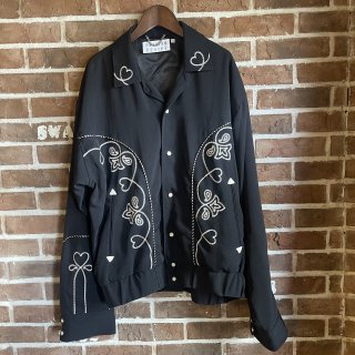 <img class='new_mark_img1' src='https://img.shop-pro.jp/img/new/icons14.gif' style='border:none;display:inline;margin:0px;padding:0px;width:auto;' />HEART EMBROIDERED WESTEREN JKT