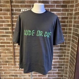 <img class='new_mark_img1' src='https://img.shop-pro.jp/img/new/icons50.gif' style='border:none;display:inline;margin:0px;padding:0px;width:auto;' />Dude Or Die Tee / FADE BLACK