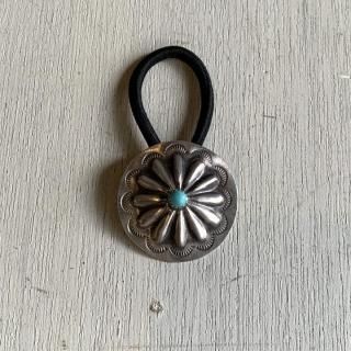 <img class='new_mark_img1' src='https://img.shop-pro.jp/img/new/icons14.gif' style='border:none;display:inline;margin:0px;padding:0px;width:auto;' />Concho Hair Band / Silver x Turquoise