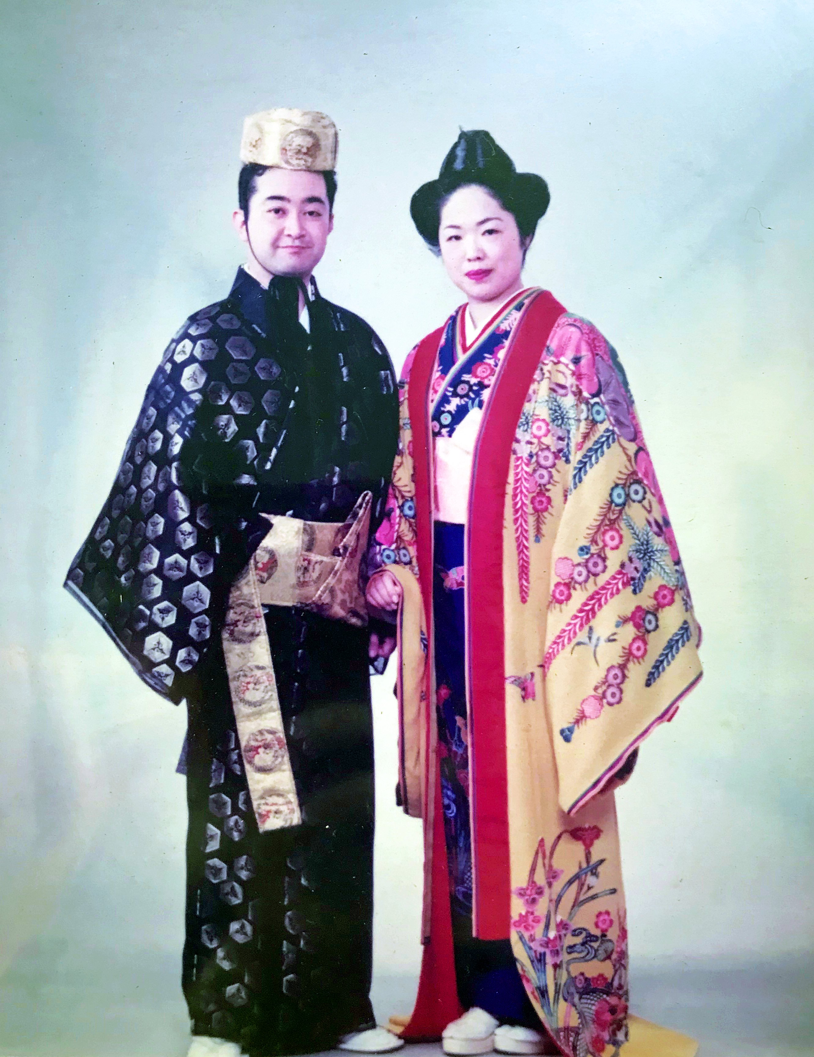 琉球伝統衣装のリース 着付 髪結 琉球舞踊 衣装 小道具 エイサーの衣装 金城康子琉舞道場