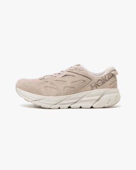 <img class='new_mark_img1' src='https://img.shop-pro.jp/img/new/icons48.gif' style='border:none;display:inline;margin:0px;padding:0px;width:auto;' />【HOKA ONE ONE】CLIFTON L SUEDE/トープ