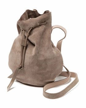<img class='new_mark_img1' src='https://img.shop-pro.jp/img/new/icons48.gif' style='border:none;display:inline;margin:0px;padding:0px;width:auto;' />【hobo】DRAWSTRING POUCH FIDLOCK® BUCKLE COW SUEDE/グレーベージュ