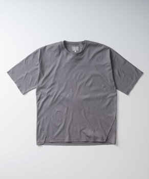 <img class='new_mark_img1' src='https://img.shop-pro.jp/img/new/icons13.gif' style='border:none;display:inline;margin:0px;padding:0px;width:auto;' />【CURLY】SOFT INTERLOCK DOLMAN SLEEVE TEE