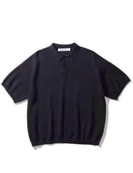 <img class='new_mark_img1' src='https://img.shop-pro.jp/img/new/icons13.gif' style='border:none;display:inline;margin:0px;padding:0px;width:auto;' />【SandWaterr】RESEARCHED KNIT POLO SS(SYNTHETIC FIBERS YARN)/ブラック