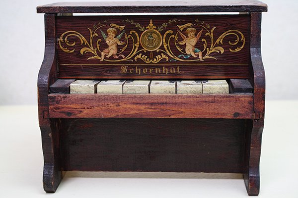アンティーク トイピアノ シェーンハット 6鍵 c.a.1880-1900年 木目 