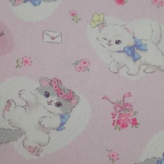 <img class='new_mark_img1' src='https://img.shop-pro.jp/img/new/icons12.gif' style='border:none;display:inline;margin:0px;padding:0px;width:auto;' />セレクト生地 キャット&ハート (ピンク) 約50cm×110cm カット済み
