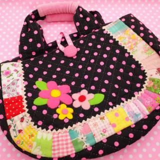 <img class='new_mark_img1' src='https://img.shop-pro.jp/img/new/icons33.gif' style='border:none;display:inline;margin:0px;padding:0px;width:auto;' />パッチワークキット展示サンプル品 アップリケBag OF151200