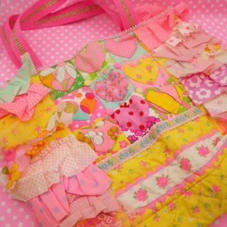<img class='new_mark_img1' src='https://img.shop-pro.jp/img/new/icons33.gif' style='border:none;display:inline;margin:0px;padding:0px;width:auto;' />パッチワークキット展示サンプル品 ハートフリルのBag OF151191