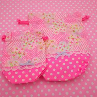 <img class='new_mark_img1' src='https://img.shop-pro.jp/img/new/icons33.gif' style='border:none;display:inline;margin:0px;padding:0px;width:auto;' />パッチワークキット展示サンプル品 ペア巾着ポーチB OF151189