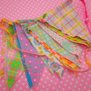 <img class='new_mark_img1' src='https://img.shop-pro.jp/img/new/icons33.gif' style='border:none;display:inline;margin:0px;padding:0px;width:auto;' />パッチワークキット展示サンプル品 フラッグB OF151187