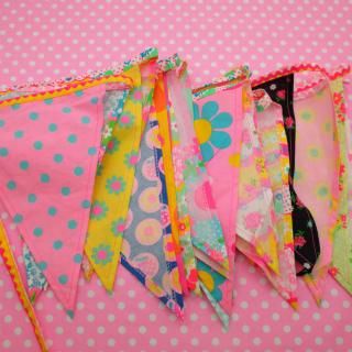 <img class='new_mark_img1' src='https://img.shop-pro.jp/img/new/icons33.gif' style='border:none;display:inline;margin:0px;padding:0px;width:auto;' />パッチワークキット展示サンプル品 フラッグE OF151184