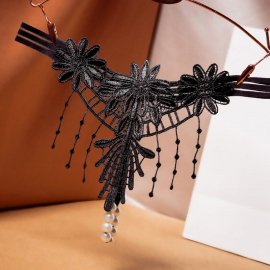 パール付き♪　ゴージャス刺繍のＴバック　フリンジ風の飾り付き　黒