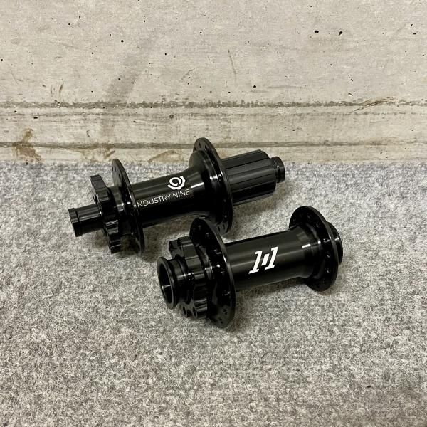 INDUSTRY NINE 1/1 DISC HUB SET SHIMANO HG BLACK 前後セット - 東京