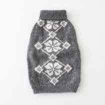手編みの猫用セーター　菱形クローバー（グレー×オフホワイト）