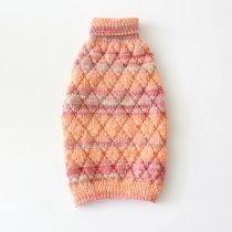 手編みの猫用セーター　もこもこダイヤ柄（オレンジ系ミックス）